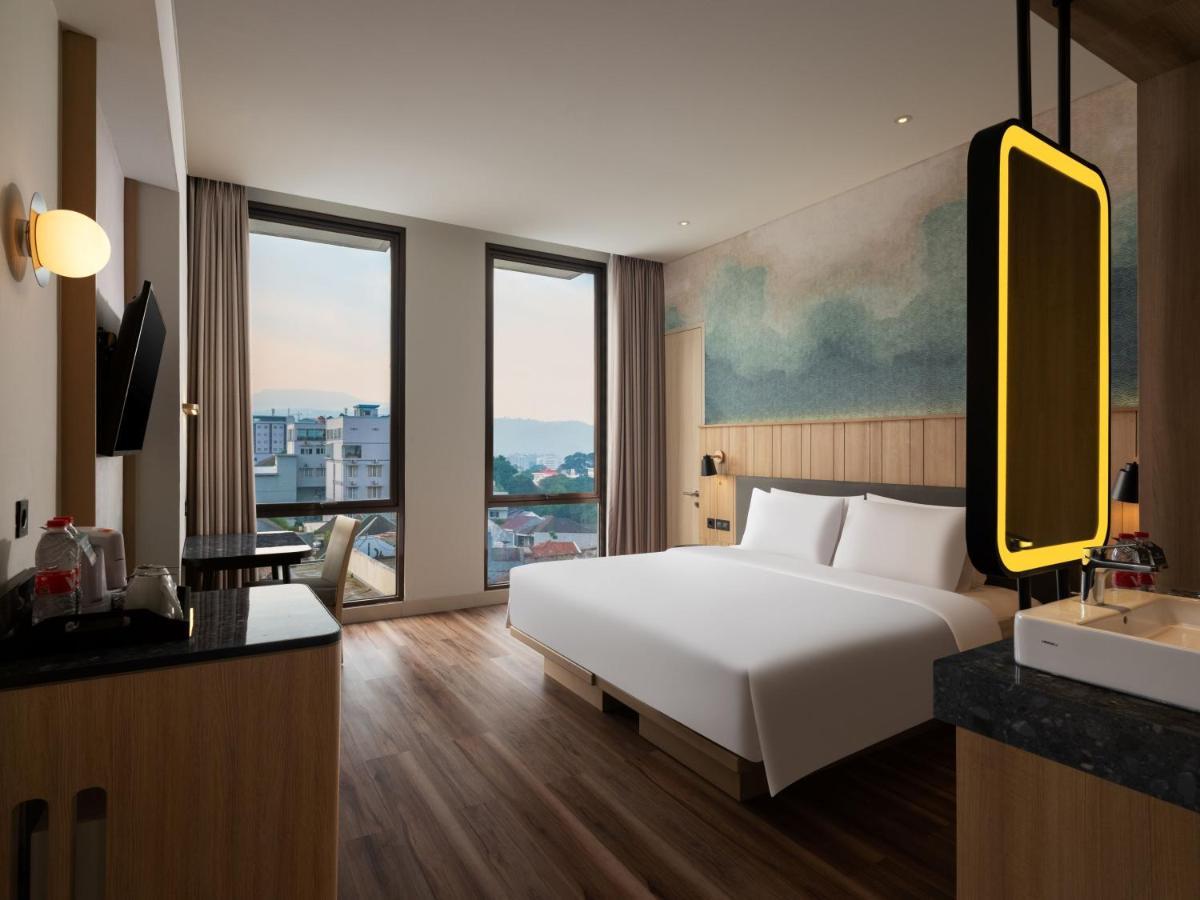 Hotel Santika Pasirkaliki Бандунг Экстерьер фото